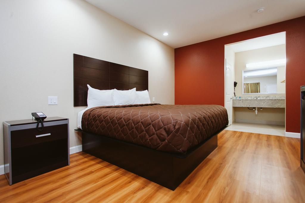 Hotel Palace 290 & Jones Rd