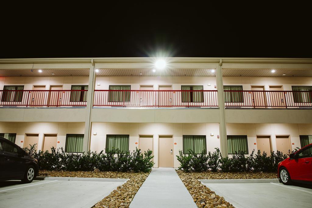 Palace 290 & Jones Rd Hotel