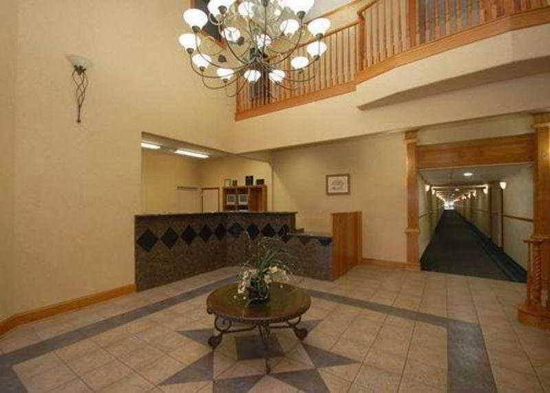 Quality Hobby Airport Hotel 2*