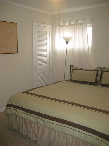 Modern Bed & Breakfast Houston