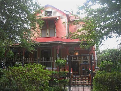 Robin's Nest Bed & Breakfast