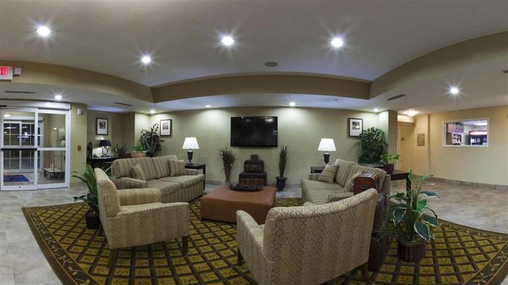 Candlewood Nw - Willowbrook, An Ihg 2*