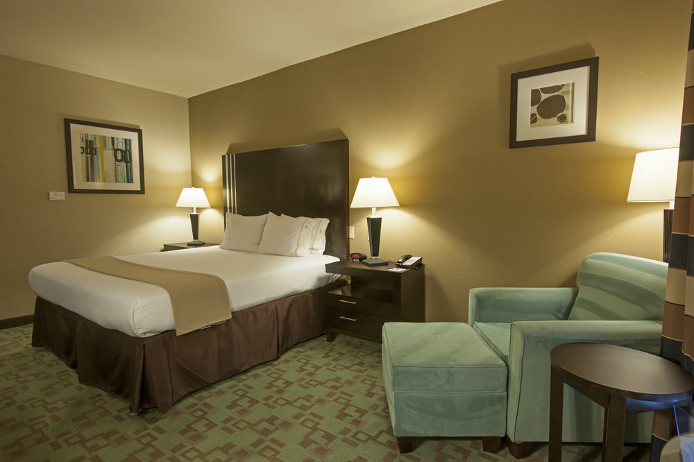 Hotel Express & Nw Beltway 8-west Road By Ihg