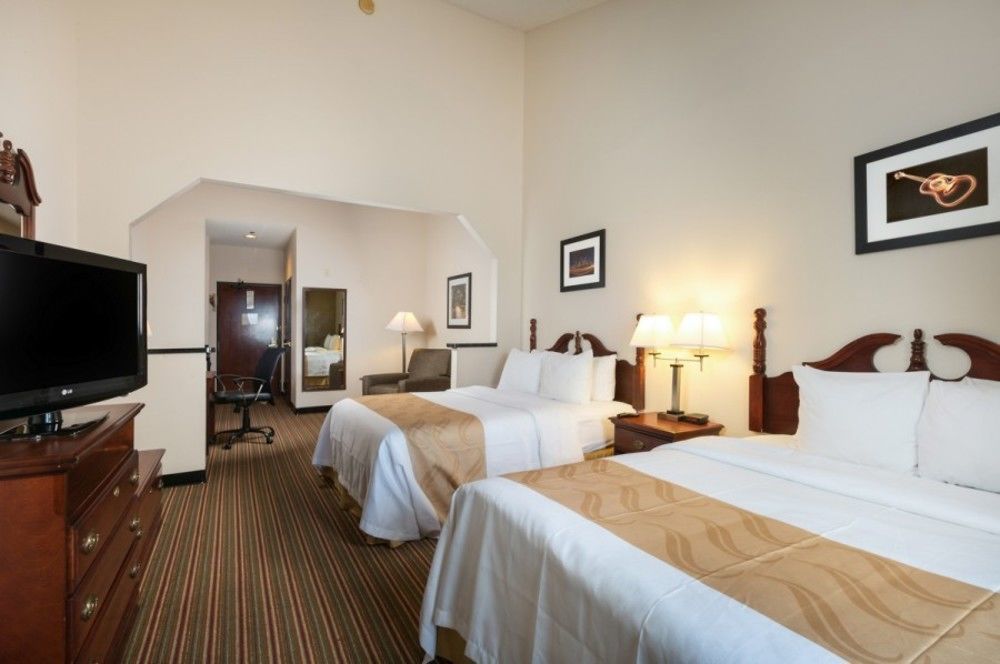 Hotel Quality & West Chase 2*
