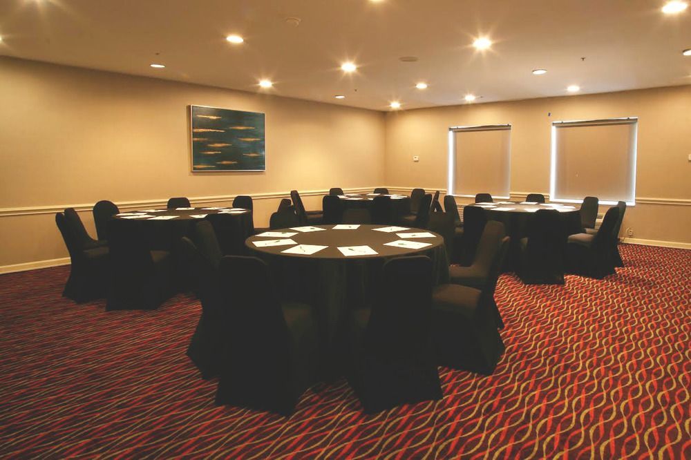 Hotel Wyndham Garden Willowbrook 3*