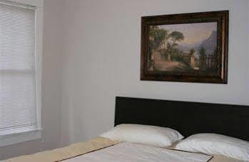 Bed & Breakfast Modern 3*