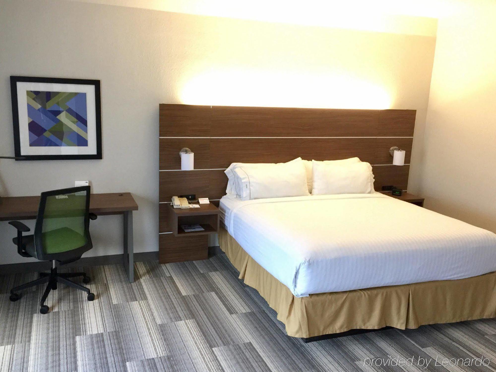 Holiday Express & - Memorial Park Area By Ihg Hotel 3*