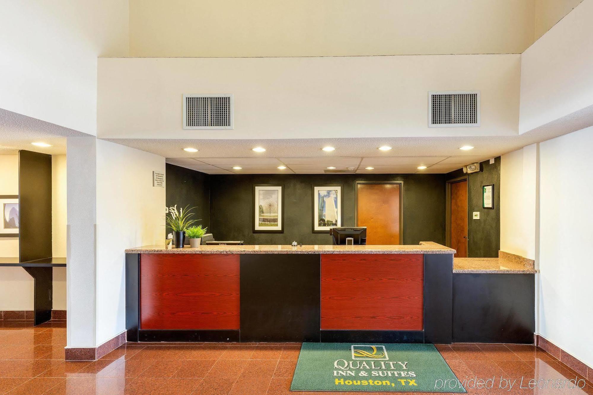 Quality & West Chase Hotel