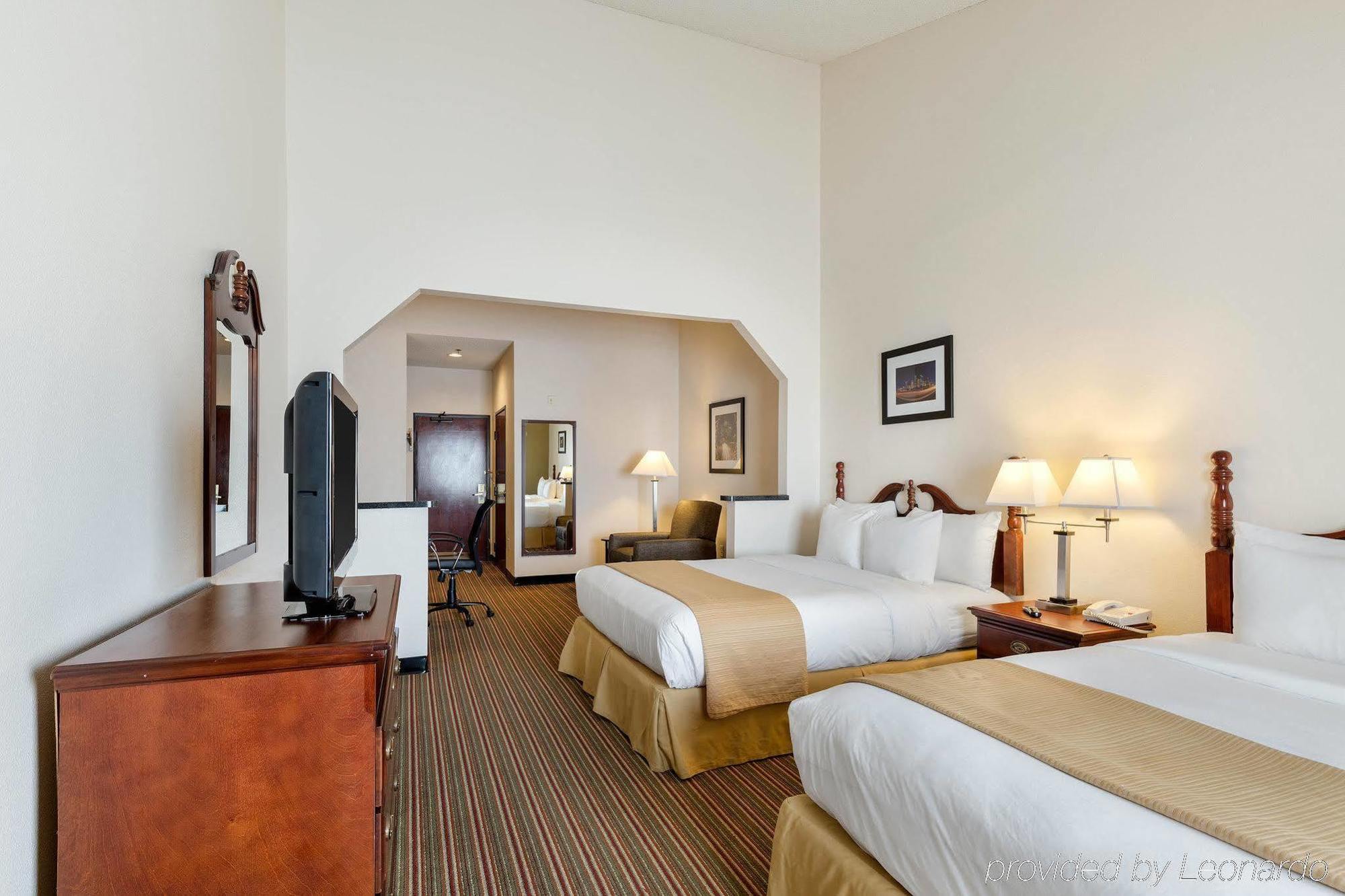 Quality & West Chase Hotel