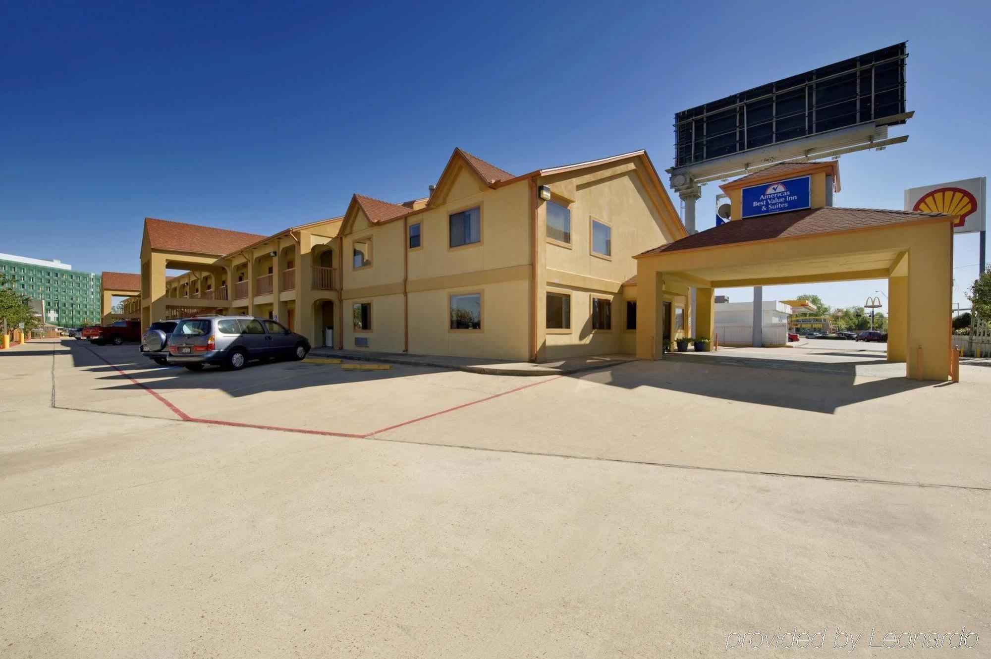 Americas Value And Houston/northwest Brookhollow Motel 2*