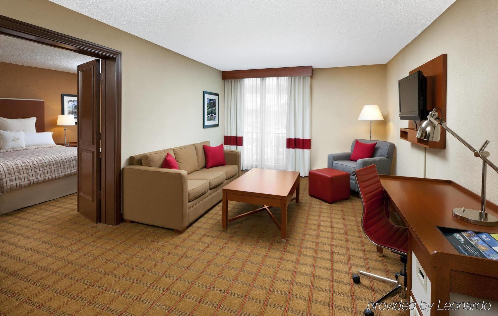 Four Points By Sheraton Citycentre Hotel 3*