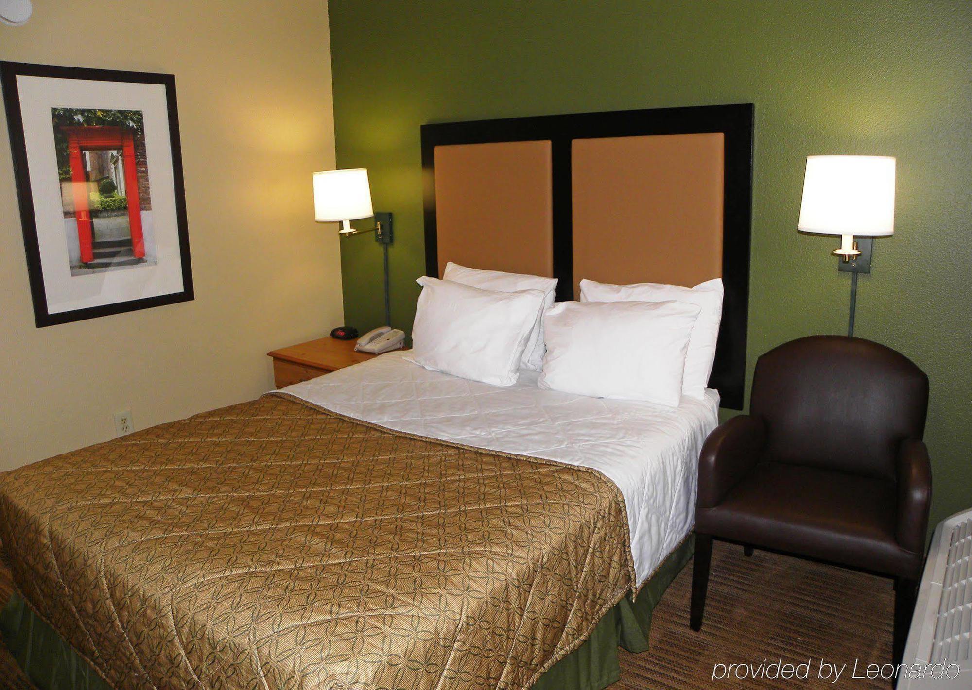 Hotel Extended America - - Willowbrook