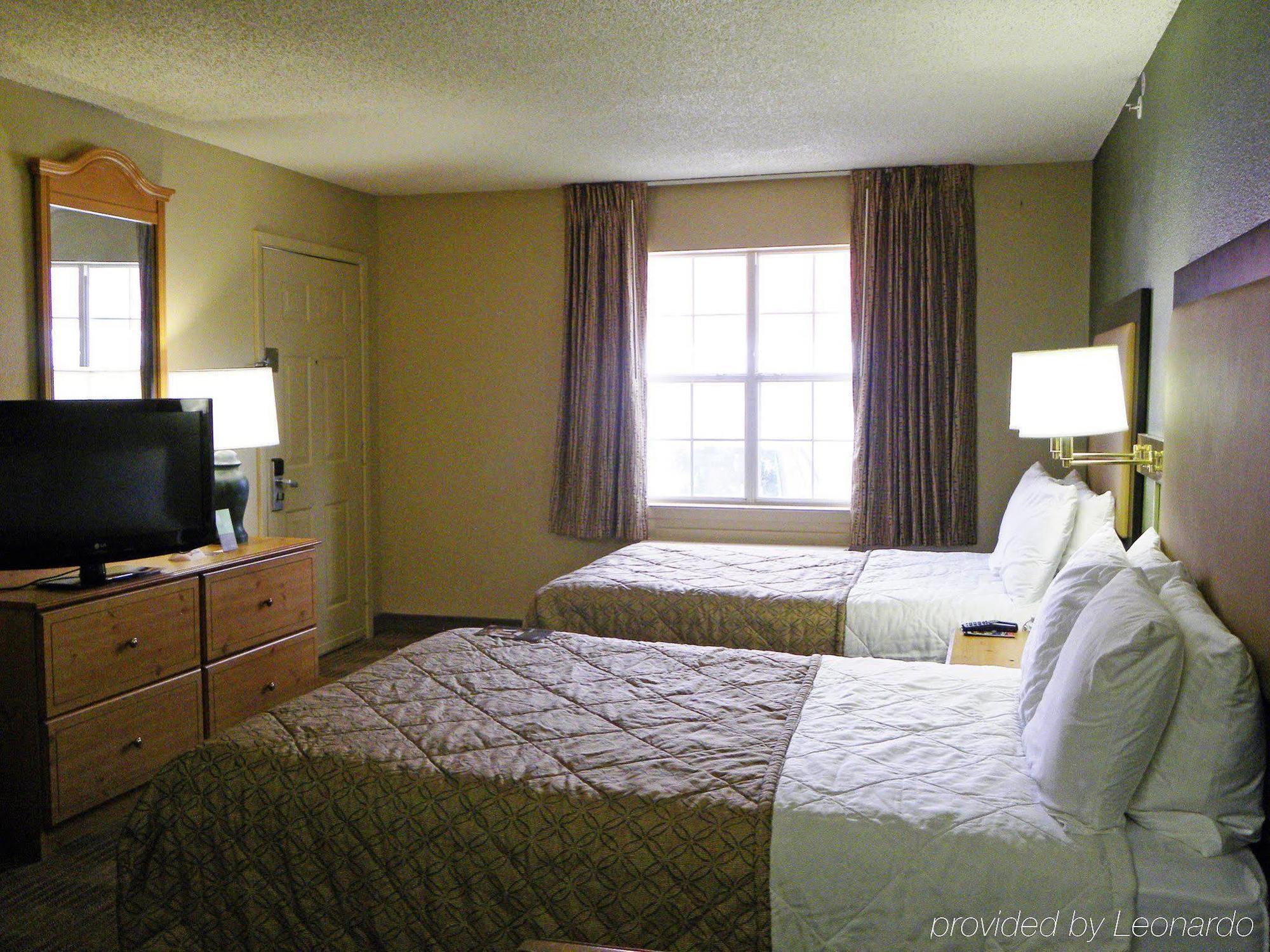 Extended America - - Willowbrook 2* Houston
