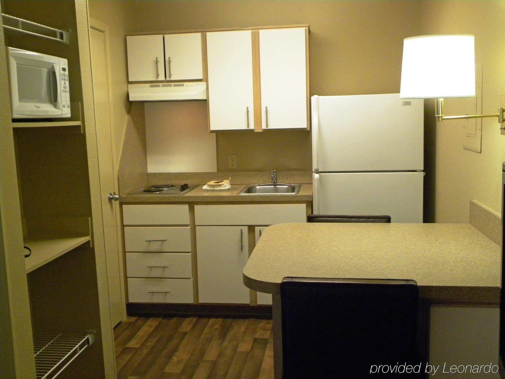 Hotel Extended America - - Willowbrook