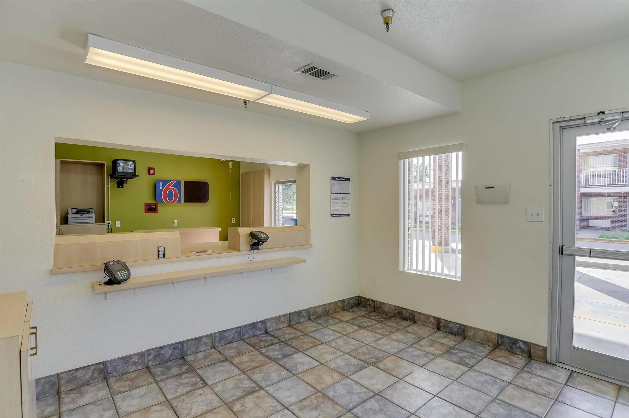 Days By Wyndham East Hotel Houston