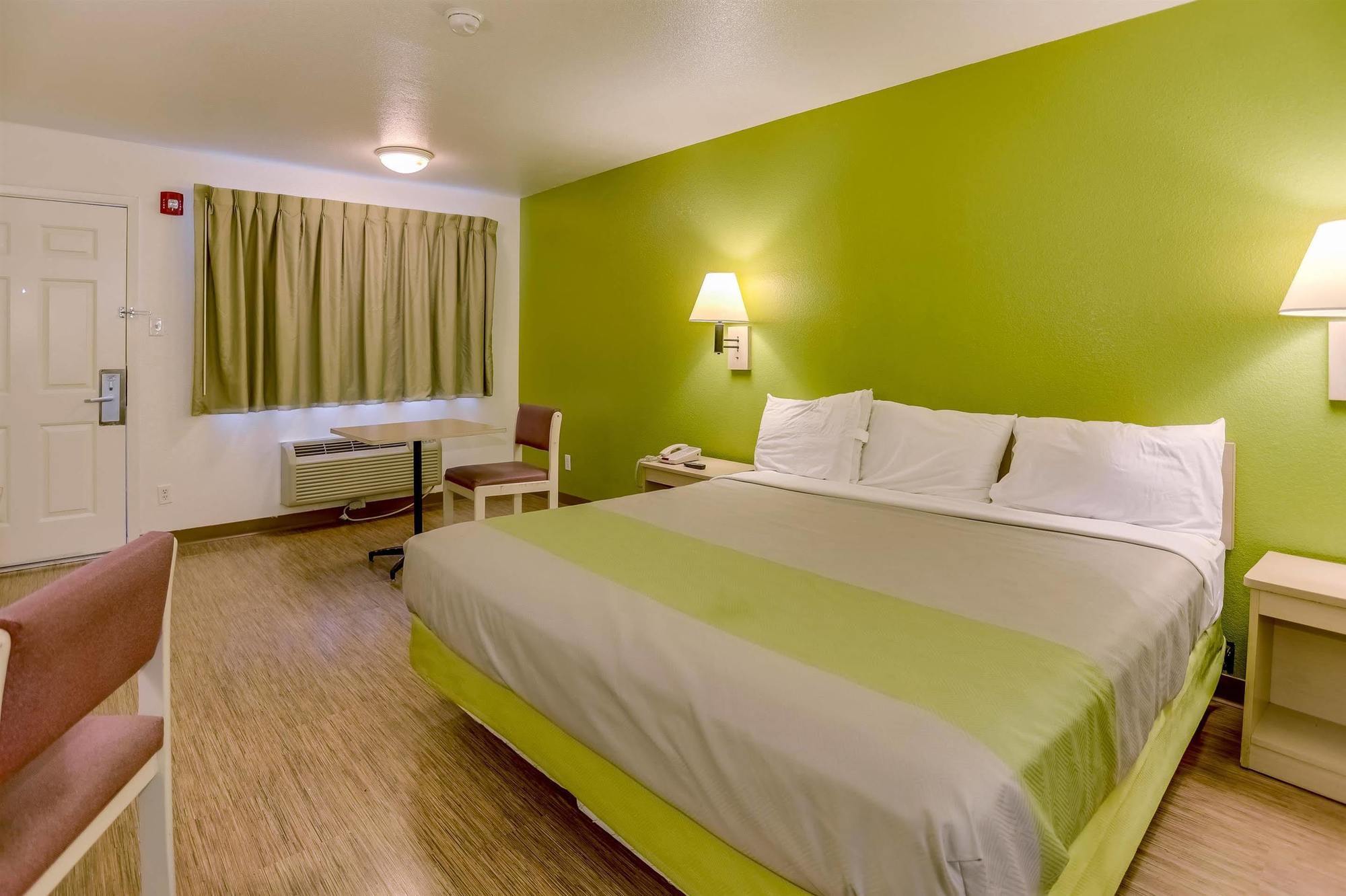 Days By Wyndham East Hotel 2*