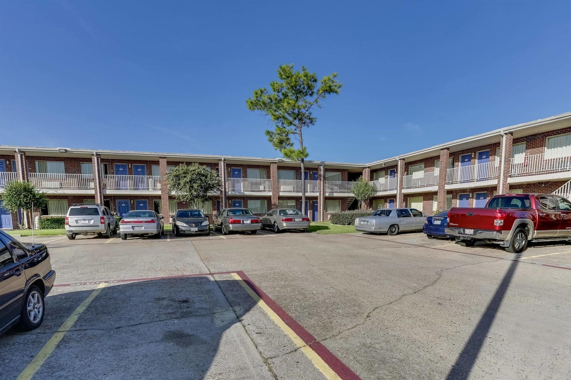 Hotel Days By Wyndham East 2*