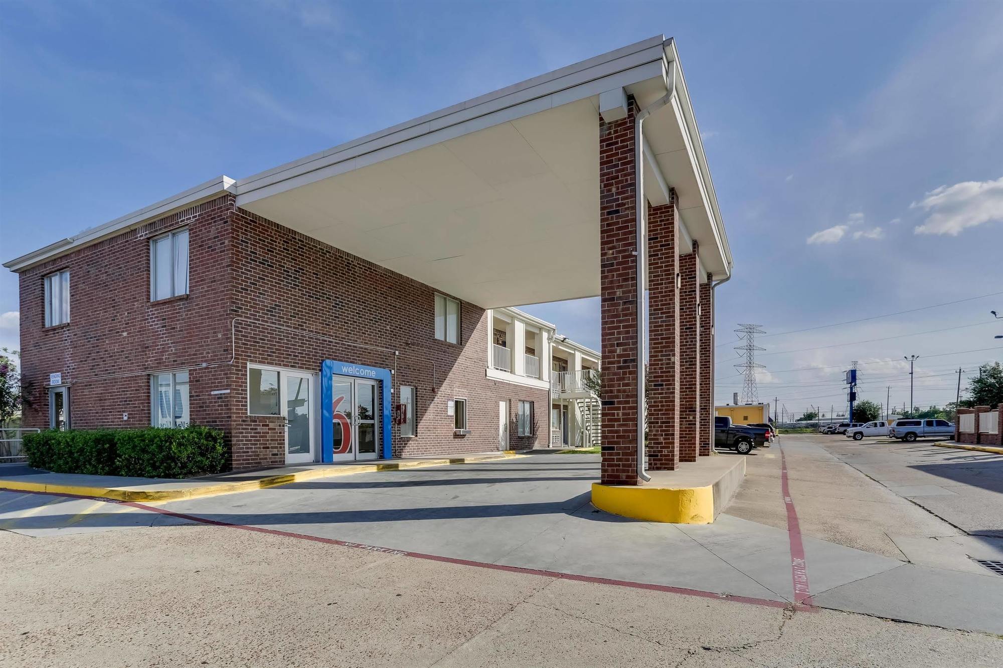 Hotel Days By Wyndham East 2*