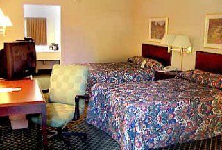 6 - I-10 East 3* Houston