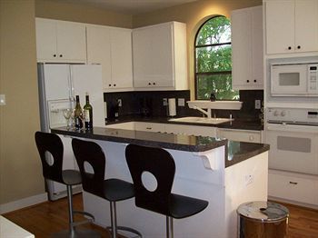 Modern Bed & Breakfast Houston