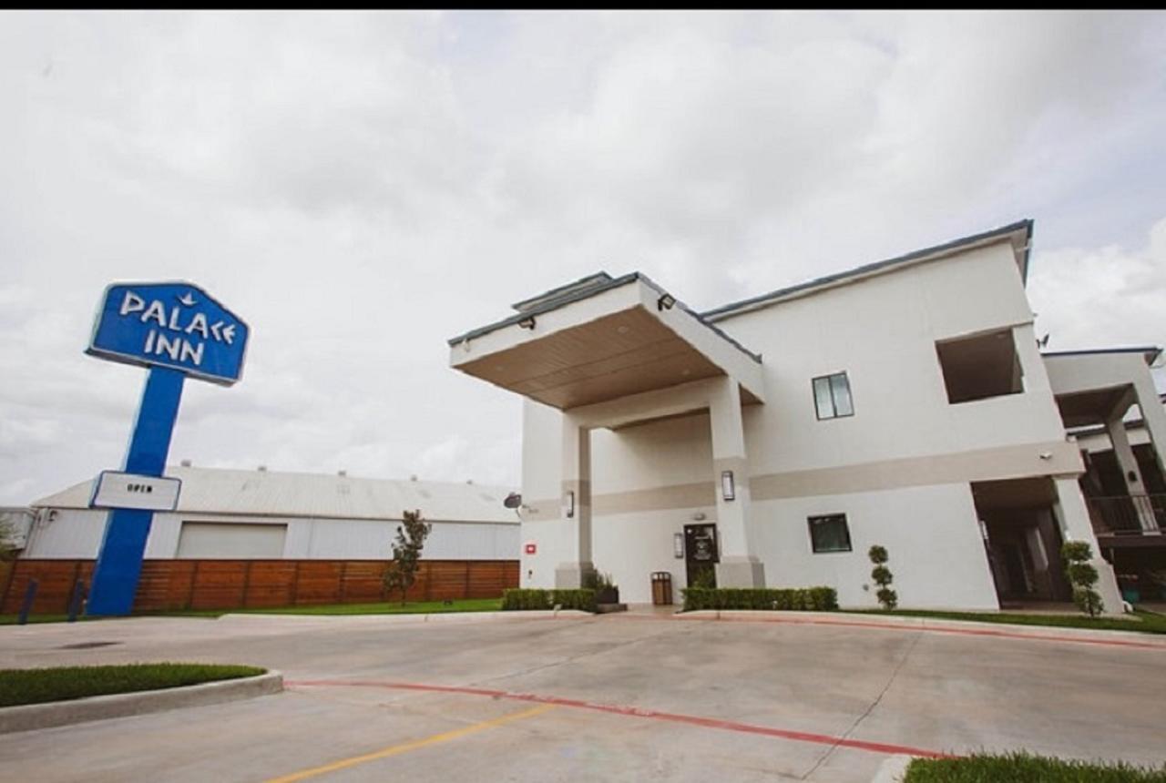 Hotel Palace Hobby Airport *