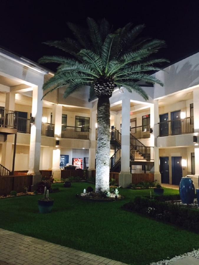 Palace Hobby Airport Hotel *