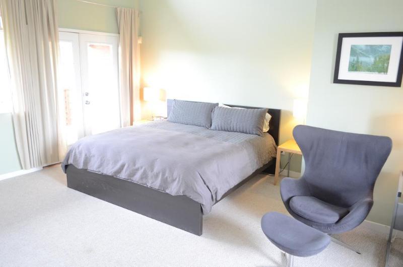 Modern 3* Houston