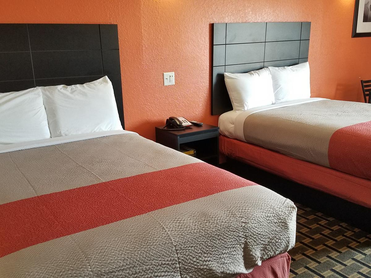 Hotel 6-houston, Tx - Brookhollow 2*