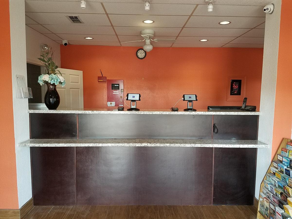 Hotel 6-houston, Tx - Brookhollow Houston
