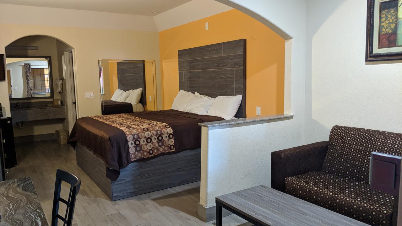 Regency And Galena Park 2*