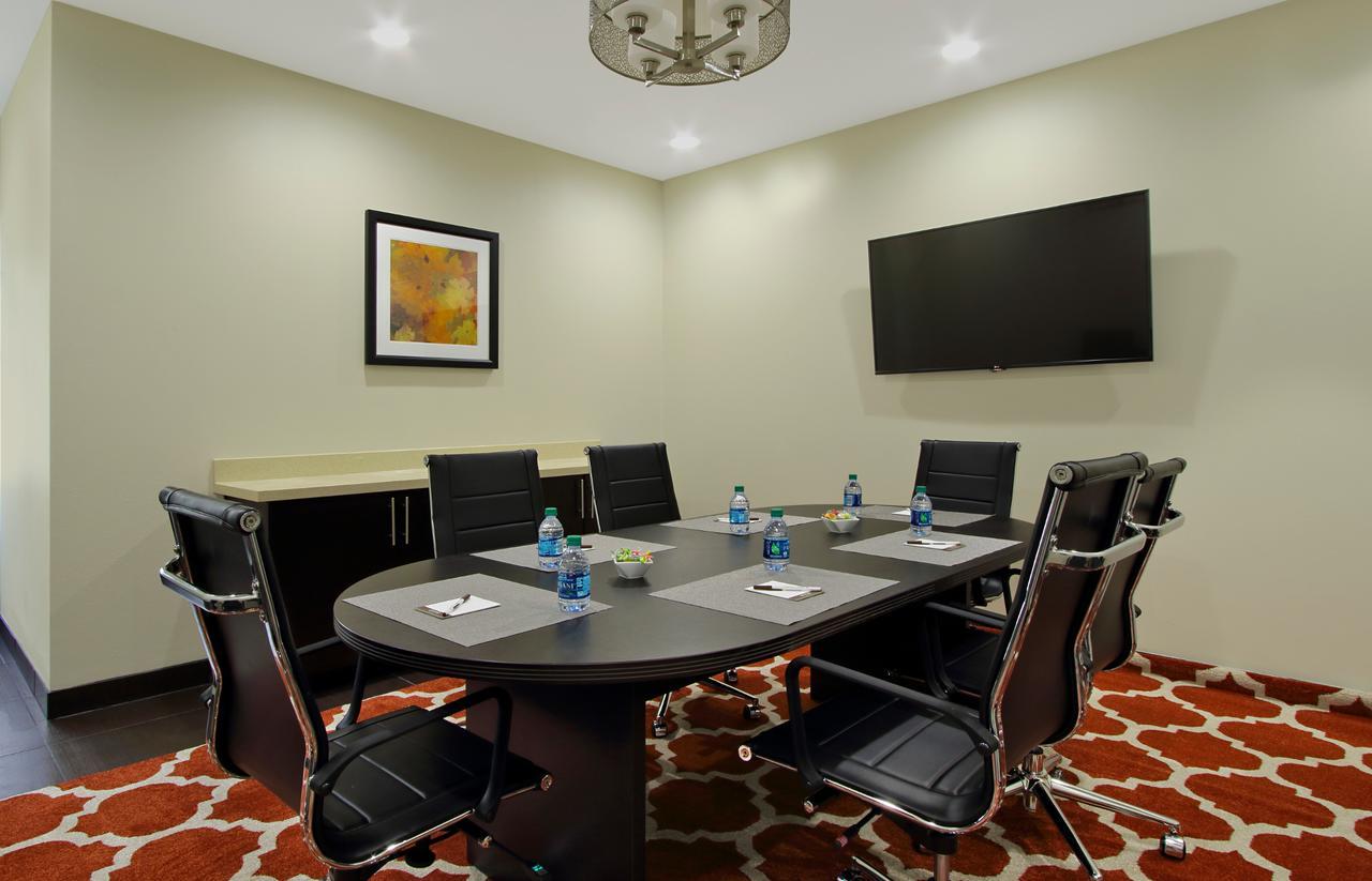 Staybridge W - Westchase Area Hotel