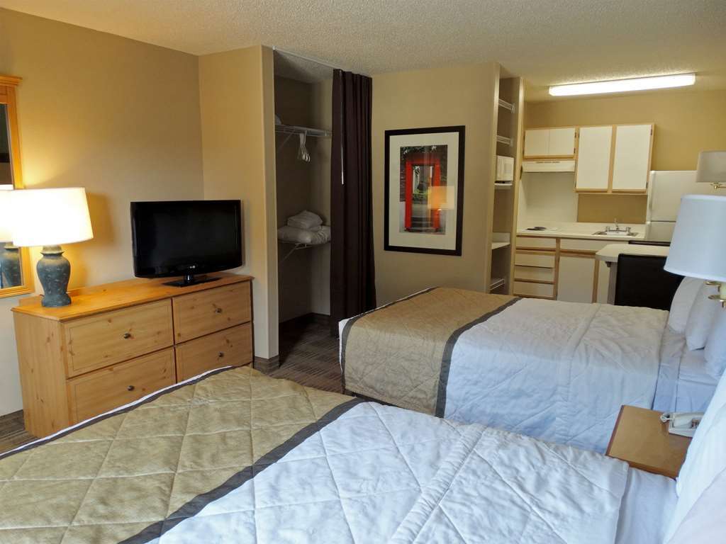 Extended America - - Willowbrook 2* Houston
