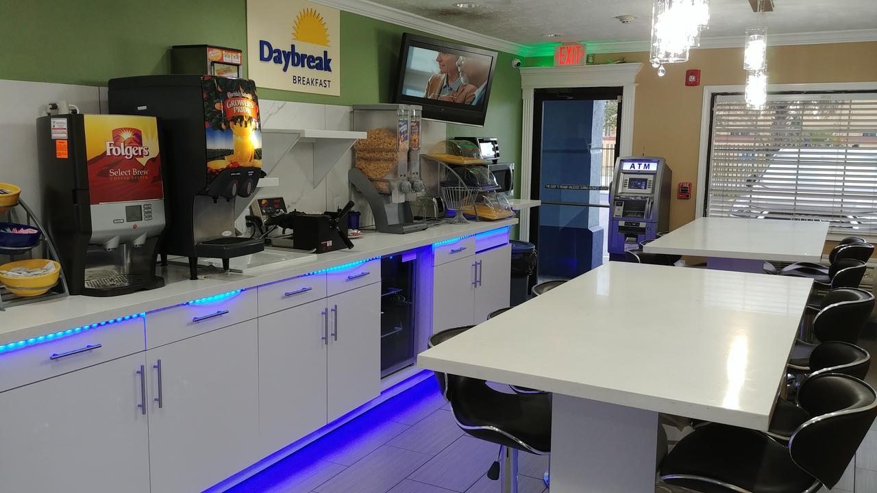 Days By Wyndham East Hotel Houston