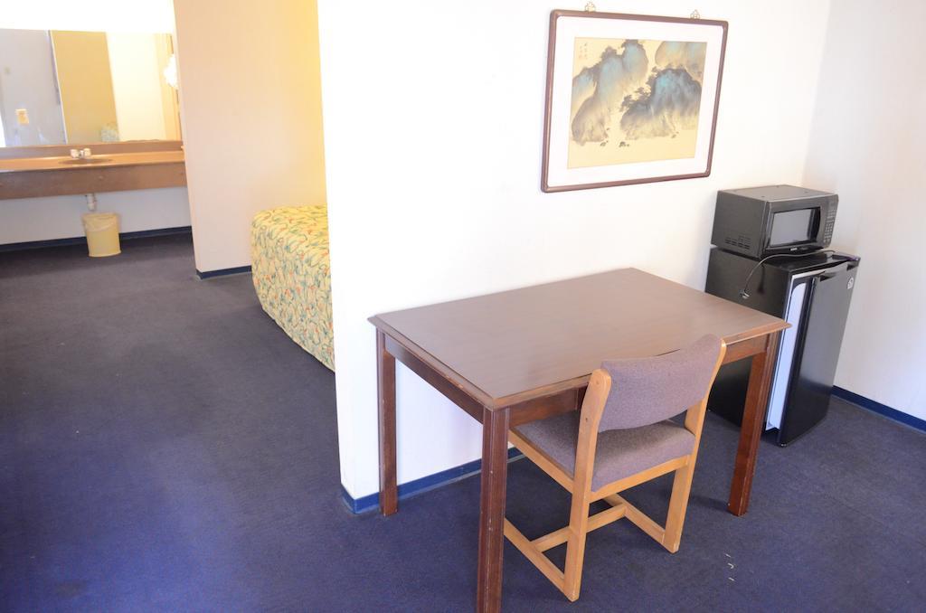 Bear Creek Motel