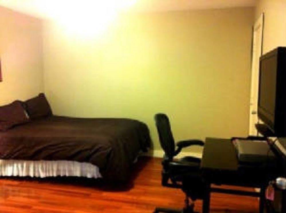 Modern Bed & Breakfast Houston