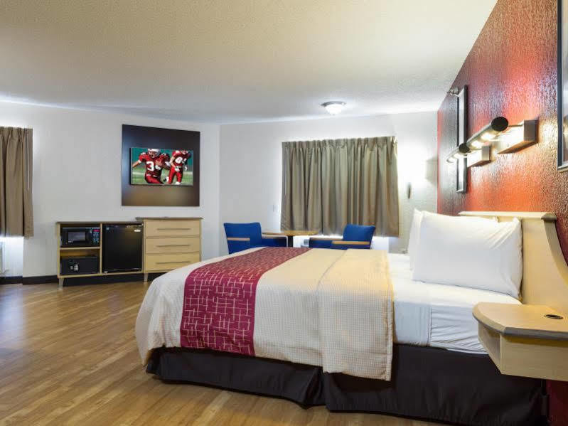 Hotel Red Roof - Westchase 2*