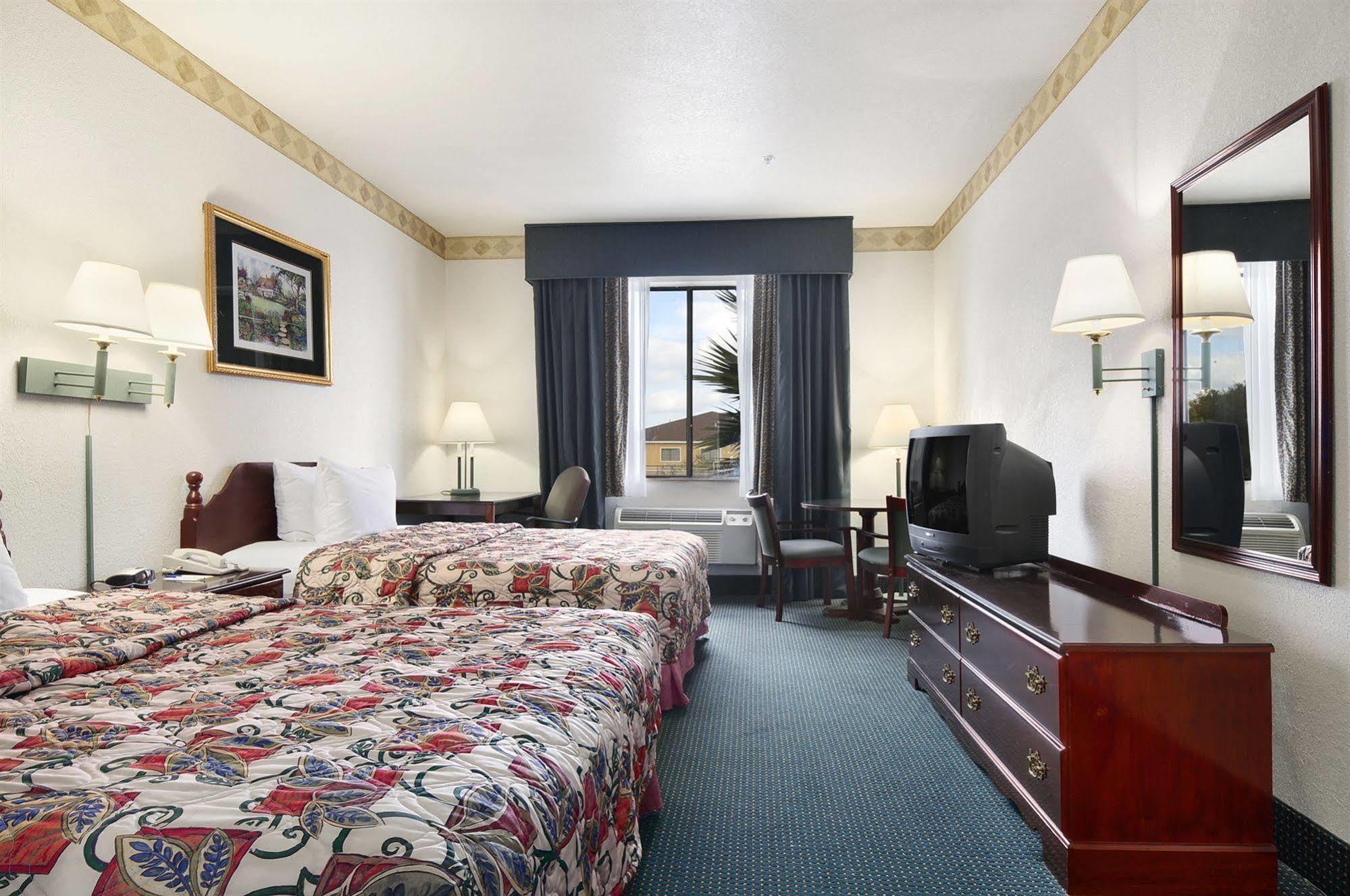 Days & By Wyndham North/aldine 2* Houston