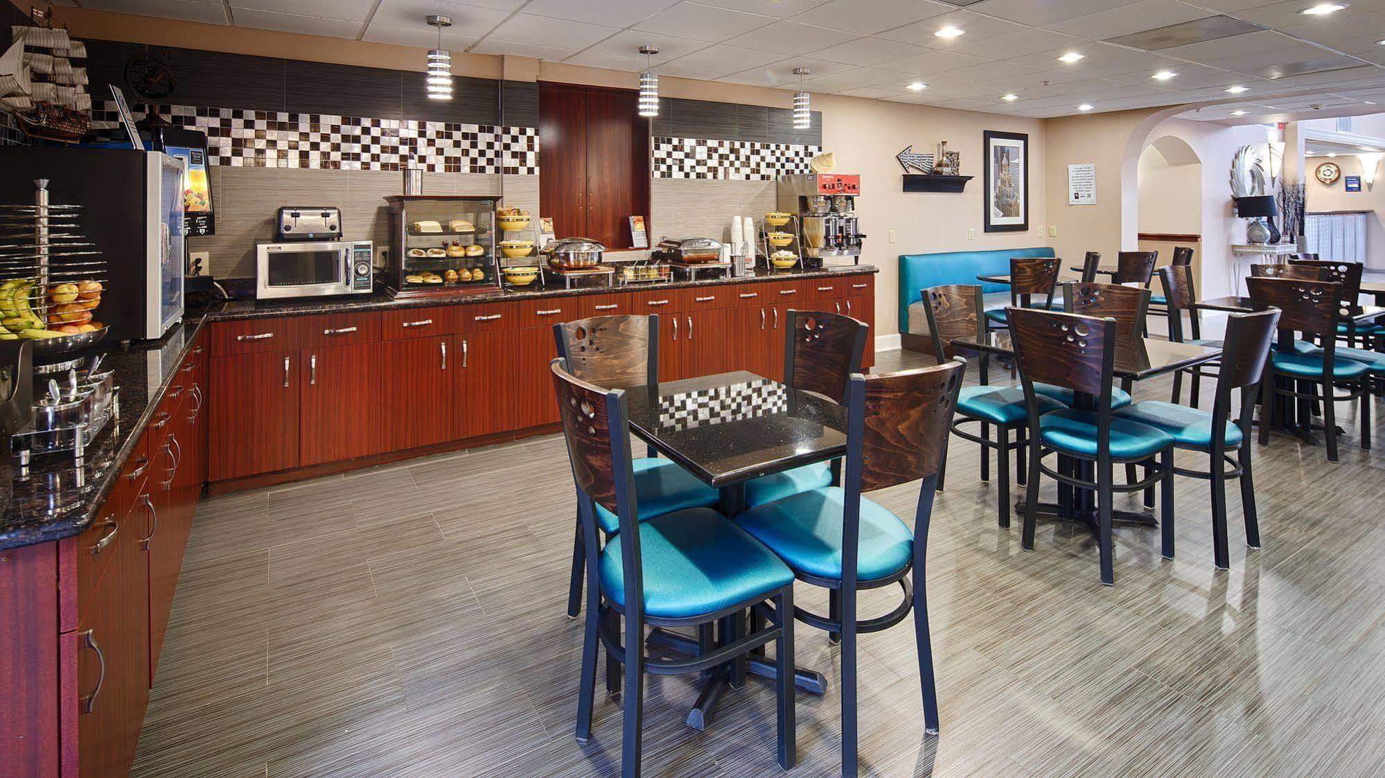 Days & By Wyndham Sam Tollway Hotel Houston