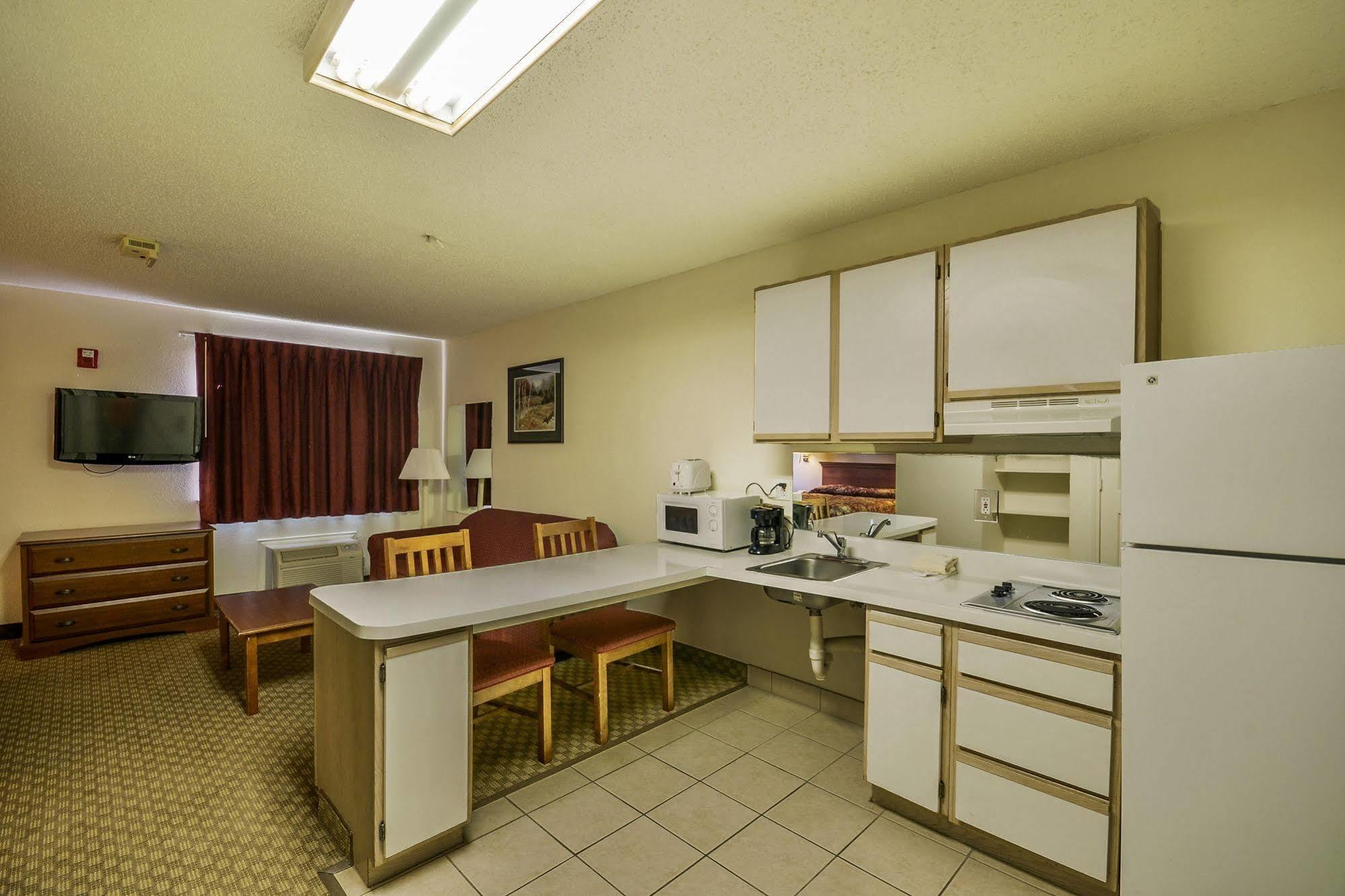 Intown Extended Select Tx - Brookhollow Hotel Houston