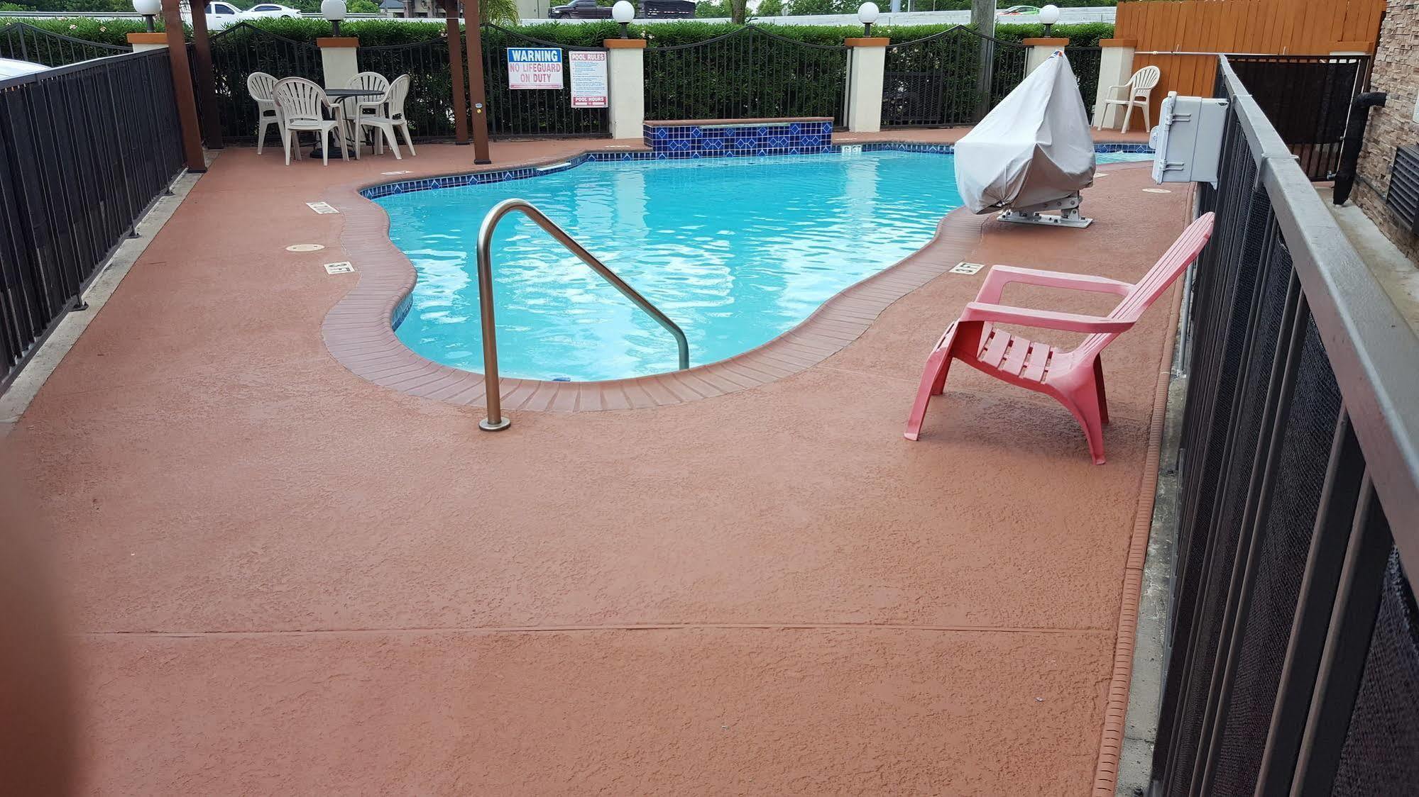 Hotel Super 8 By Wyndham Houston/willowbrook Hwy 249 2*