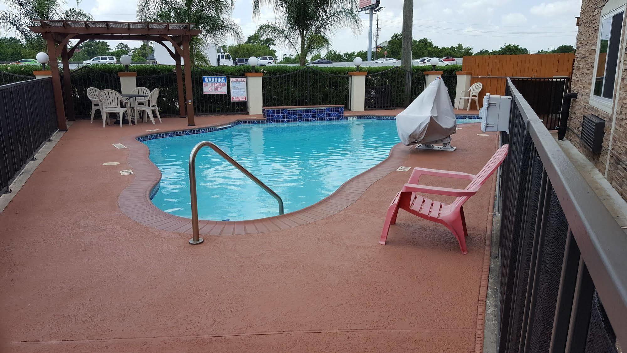 Super 8 By Wyndham Houston/willowbrook Hwy 249 Hotel 2*