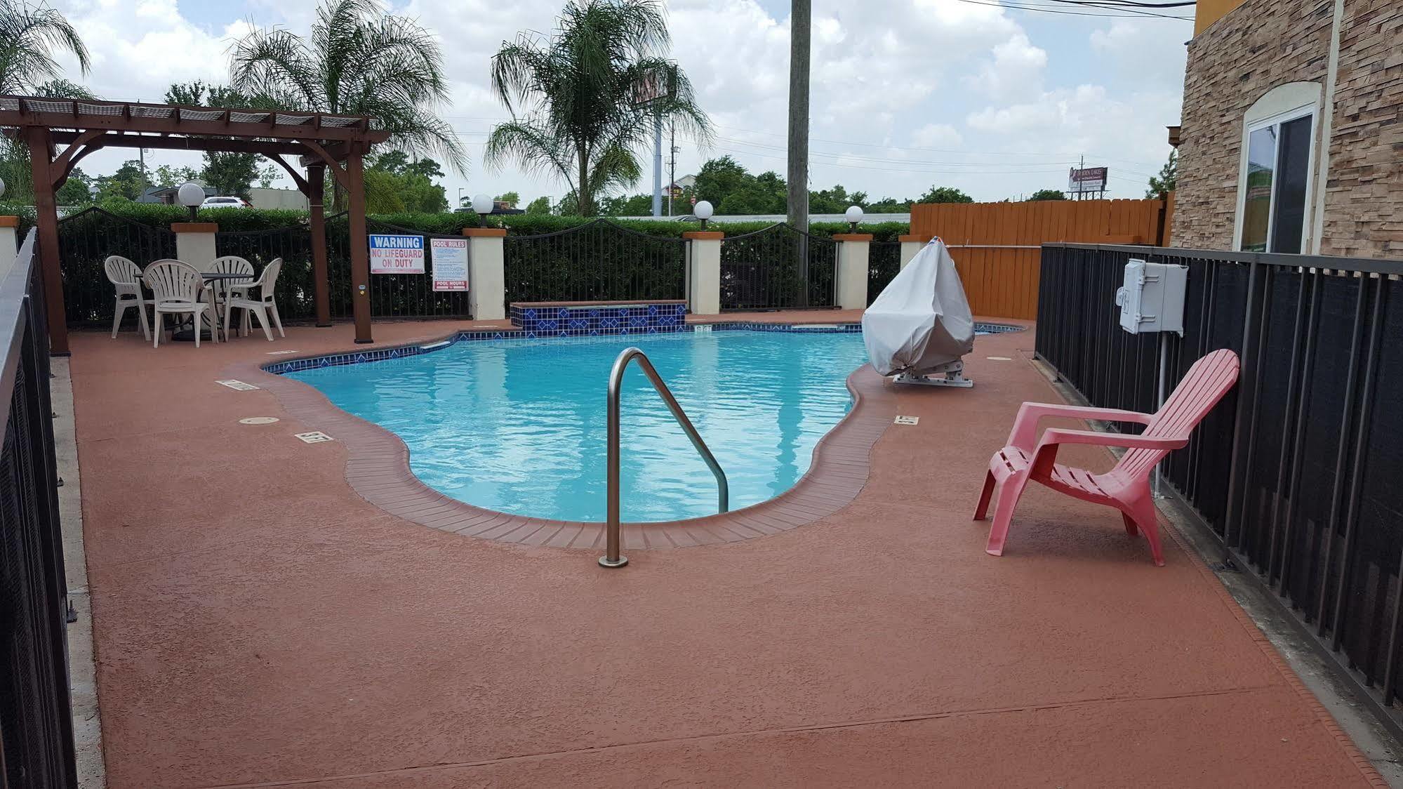 Super 8 By Wyndham Houston/willowbrook Hwy 249 Hotel Houston