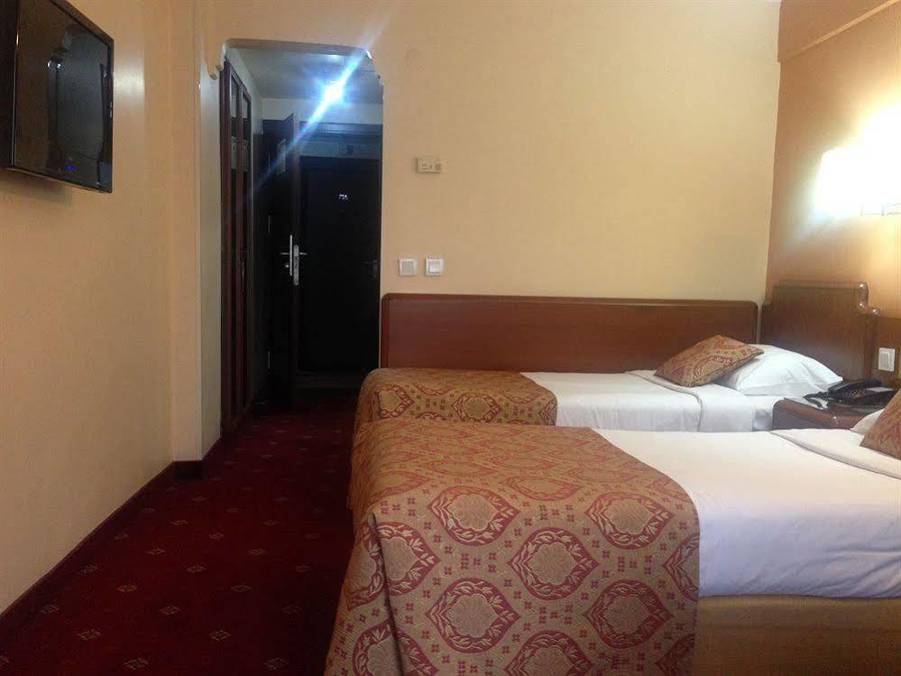 6 - I-10 East Hotel