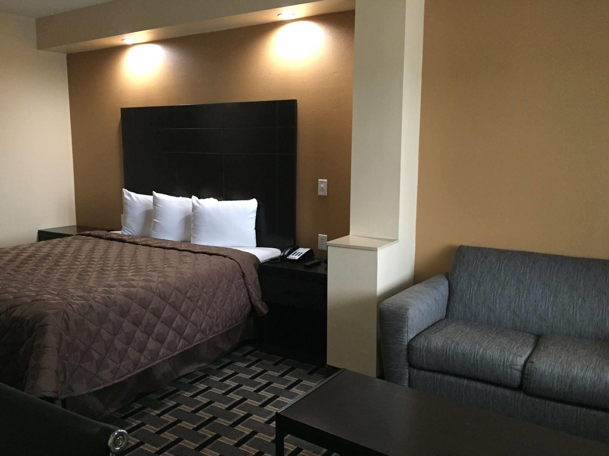 Downtowner Motel 2*