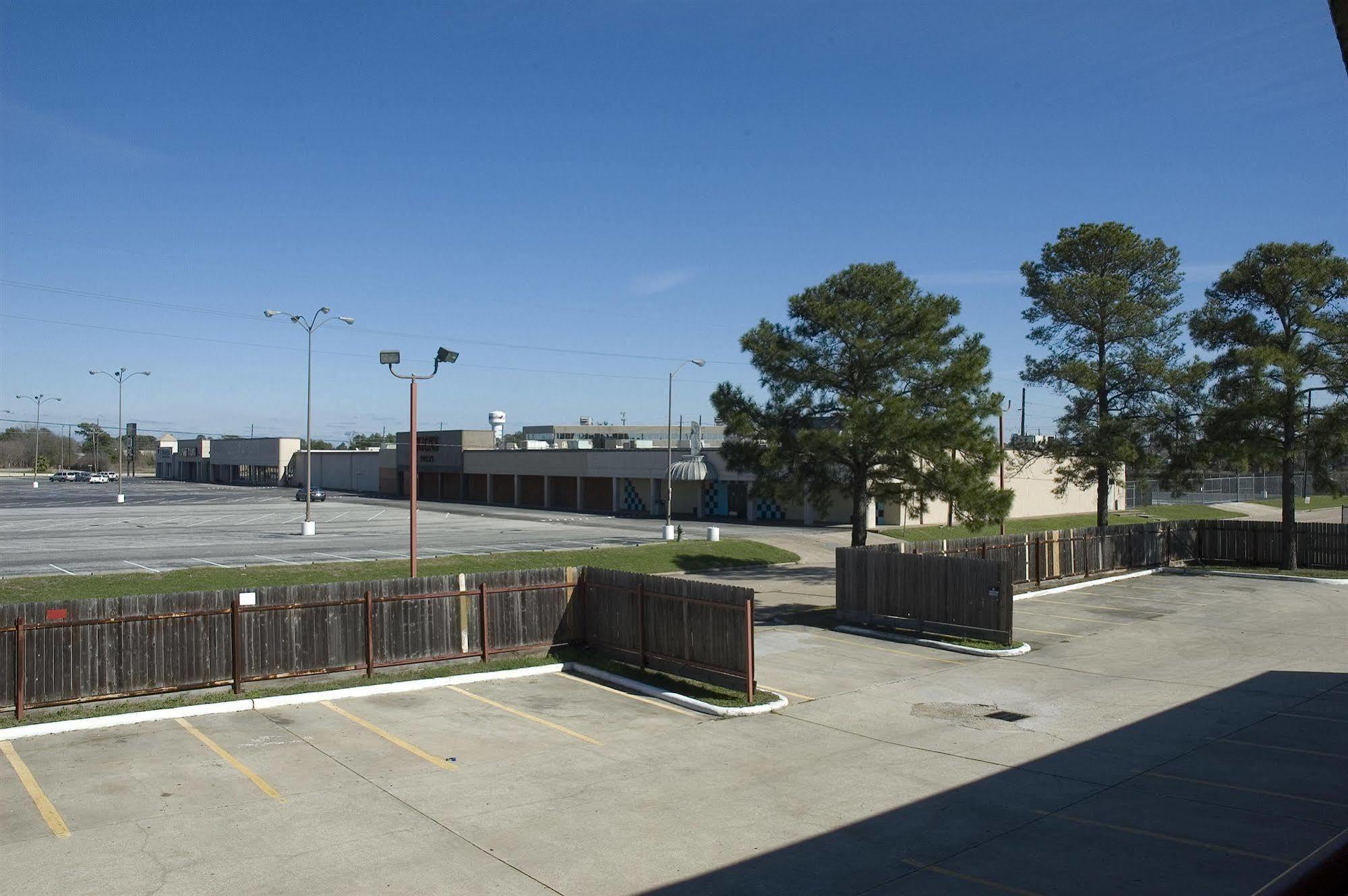 6 Houston, Tx Fm 1960 Bammel 2*
