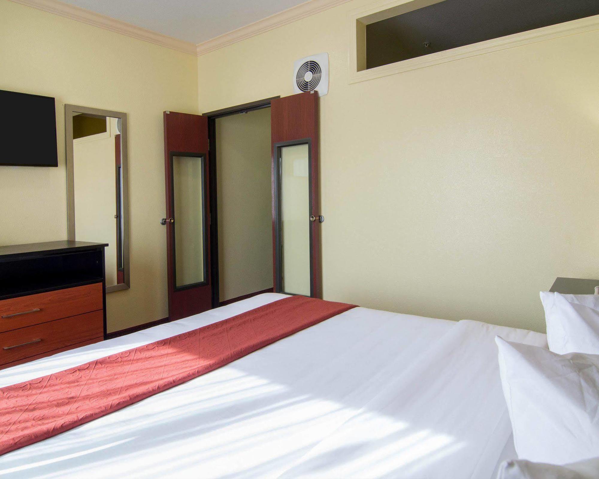 Springwood Iah - Beltway 8 Hotel