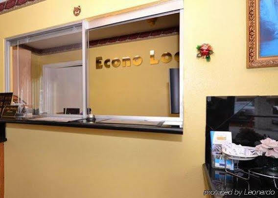 Econo Brookhollow