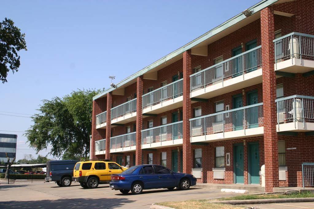 6-houston, Tx - Brookhollow Hotel