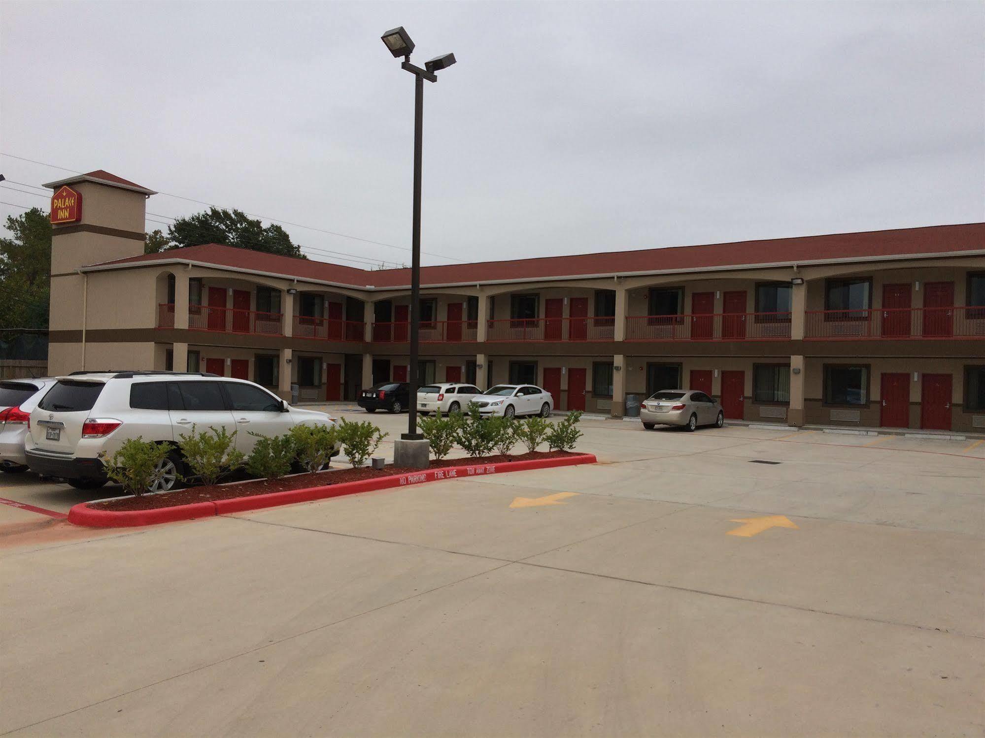 Palace Sam Race Park 2*