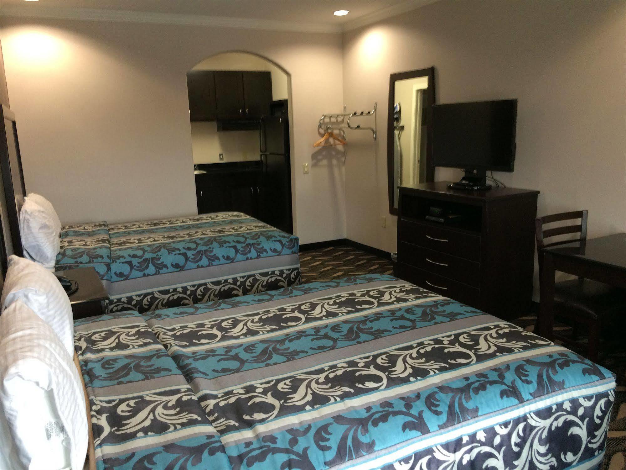 Palace Sam Race Park Motel 2*